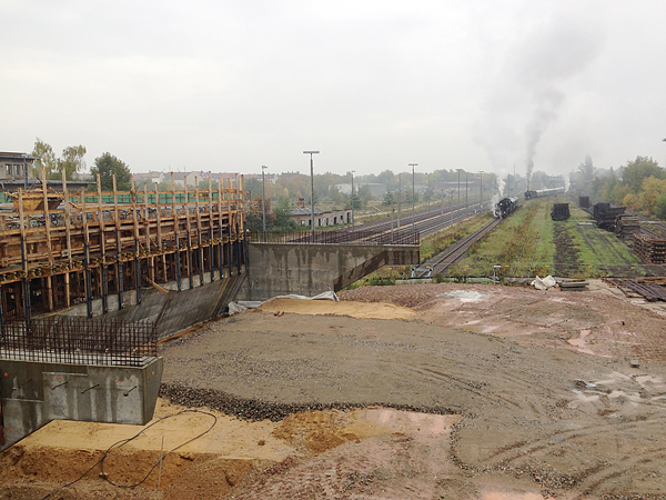 View of "Black Diamond", Westbound train and engine terminal, beside port Leipzig-Plagwitz, 18.10.2015