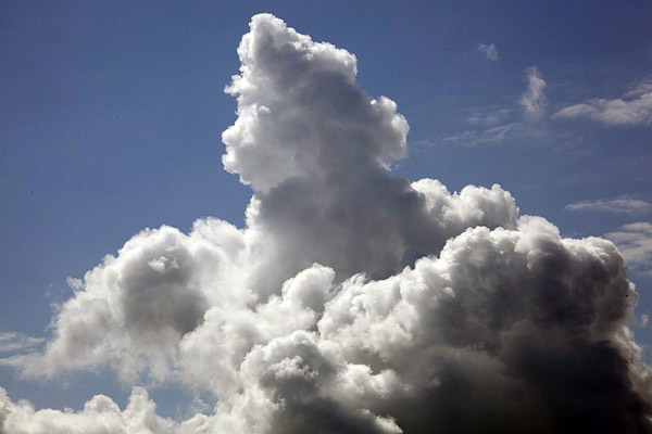 Cumulus-Wolkenturm mit kräftiger Wolkensäulenausbildung, 13.08.2013
