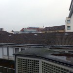 Kassel, über Dächern, Blick zur blauen Parkgarage, 20.03.2013