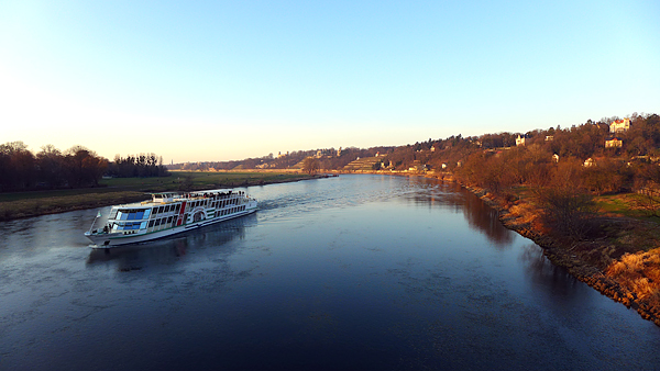 DRESDEN-LOSCHWITZ, winterlieblicher Zeitfluss zwischen den Jahren, looking west, 31.12.2013
