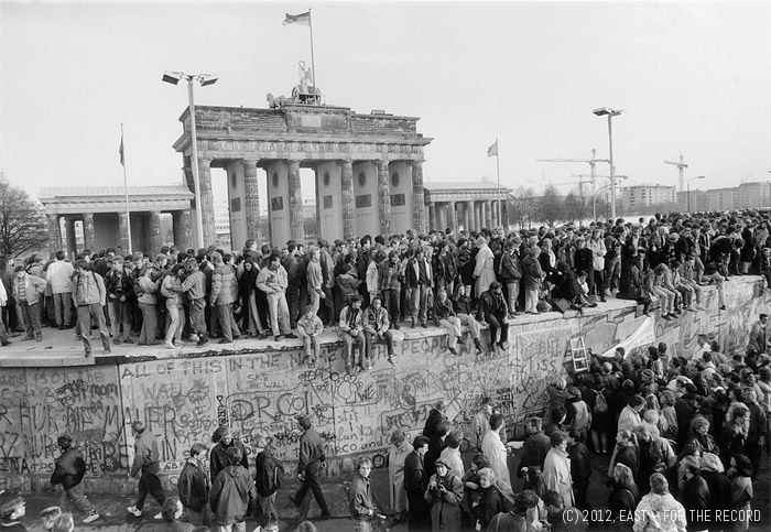 BARBARA KLEMM @BERLIN, am Brandenburger Tor, 10.11.1989